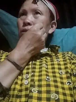 yeuanh1 online show from May 14, 1:18 pm