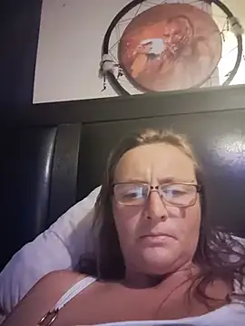 Snapshot of Queenle91 chatting on May 16, 12:07 am Queenle91 online show from May 16, 12:07 am