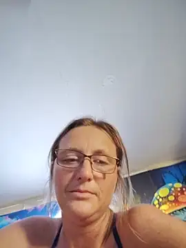 Snapshot of Queenle91 chatting on May 17, 8:49 pm Queenle91 online show from May 17, 8:49 pm