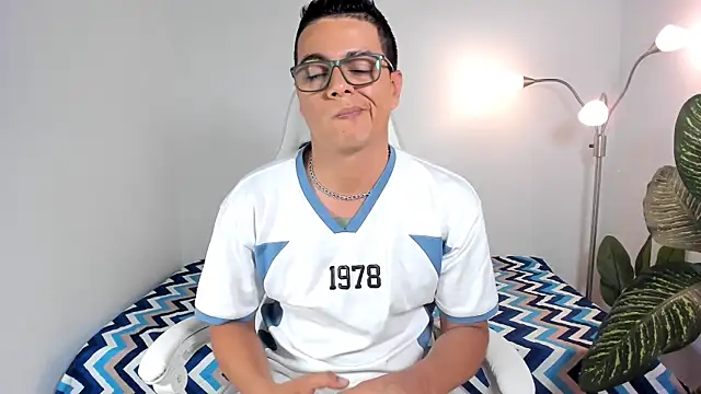 Snapshot of jax_fire chatting on May 19, 11:11 pm jax fire online show from May 19, 11:11 pm