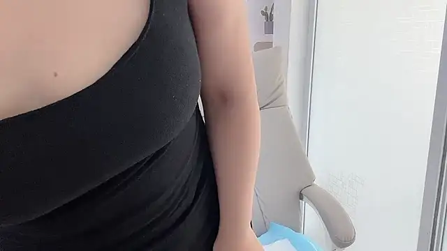 Naomi Z online show from June 11, 12:32 am