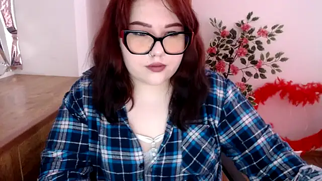 Snapshot of KarolinasHot chatting on June 10, 6:51 pm KarolinasHot online show from June 10, 6:51 pm