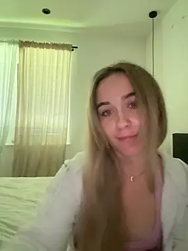 Snapshot of LillyStarr chatting on June 24, 11:20 am LillyStarr online show from June 24, 11:20 am