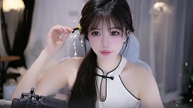 Snapshot of Cecily2 chatting on May 15, 5:03 am Cecily2 online show from May 15, 5:03 am