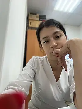 Snapshot of MissElya chatting on July 6, 4:42 pm MissElya online show from July 6, 4:42 pm