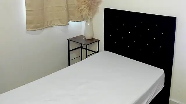 Melody vixxenx online show from June 26, 11:09 pm