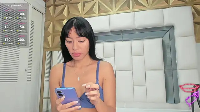 Snapshot of peyton_luoise27 chatting on June 11, 1:20 pm peyton luoise27 online show from June 11, 1:20 pm