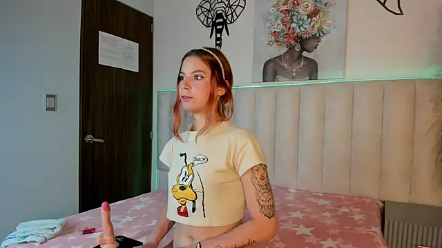Snapshot of Kira_Venom chatting on June 12, 12:04 pm Kira Venom online show from June 12, 12:04 pm