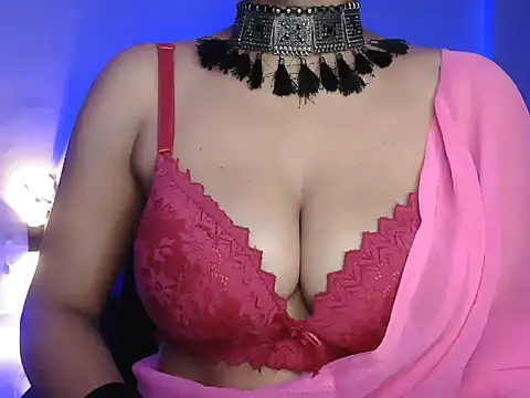 Snapshot of Myra- chatting on July 29, 3:37 am Myra- online show from July 29, 3:37 am