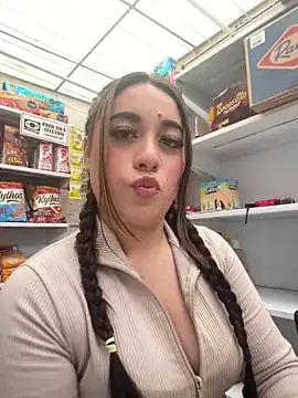 IvySanchez Pinkk online show from June 2, 5:15 pm