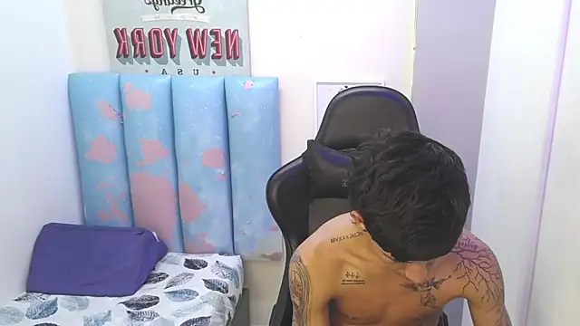 Snapshot of liam_play chatting on May 30, 3:14 am liam play online show from May 30, 3:14 am