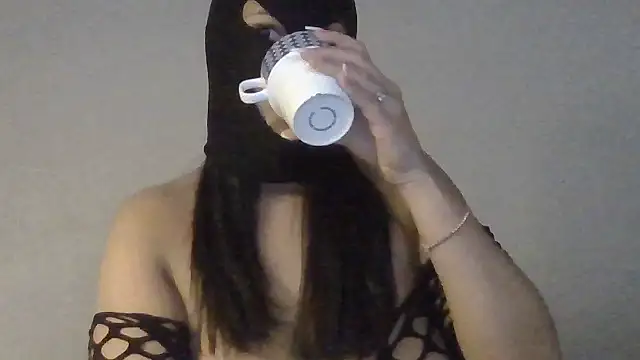perlechaudasse online show from May 6, 8:58 pm