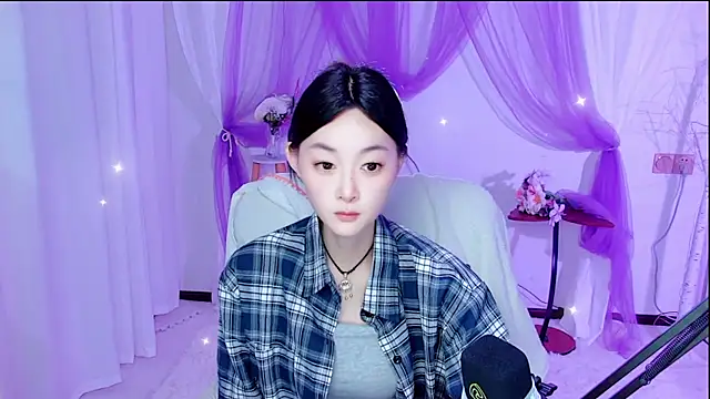 Snapshot of Tili_Lucky chatting on July 13, 12:46 am Tili Lucky online show from July 13, 12:46 am