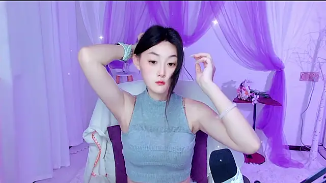Snapshot of Tili_Lucky chatting on July 14, 12:57 am Tili Lucky online show from July 14, 12:57 am