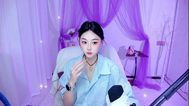 Snapshot of Tili_Lucky chatting on August 2, 1:26 am Tili Lucky online show from August 2, 1:26 am