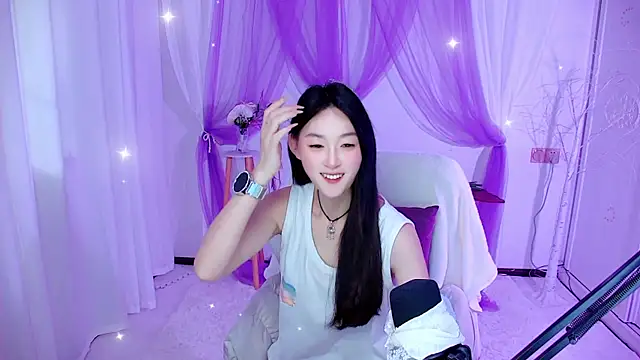 Snapshot of Tili_Lucky chatting on August 6, 12:56 am Tili Lucky online show from August 6, 12:56 am