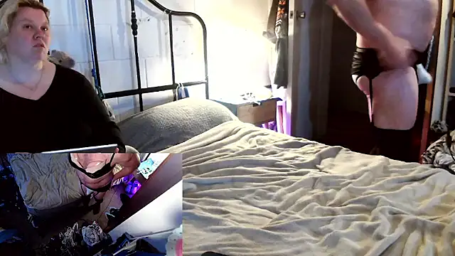 Snapshot of Heidixox69 chatting on July 4, 1:56 am Heidixox69 online show from July 4, 1:56 am