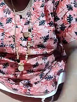 Snapshot of tamilkavitha123 chatting on May 30, 4:37 pm tamilkavitha123 online show from May 30, 4:37 pm
