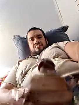 Snapshot of Almircorral2211 chatting on May 7, 11:59 am Almircorral2211 online show from May 7, 11:59 am