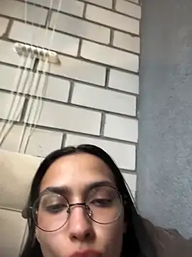LeslyJouretdy online show from May 10, 3:17 pm