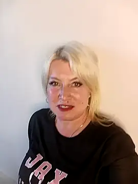 MollyyJoyy online show from May 13, 2:47 pm