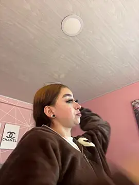 camil rayne online show from June 25, 7:18 pm