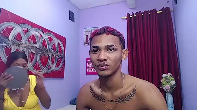 Snapshot of black_twinks chatting on June 17, 2:25 am black twinks online show from June 17, 2:25 am