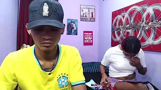 Snapshot of black_twinks chatting on June 28, 2:06 am black twinks online show from June 28, 2:06 am