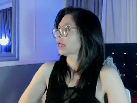 Snapshot of lena_gray chatting on May 11, 12:55 pm lena gray online show from May 11, 12:55 pm