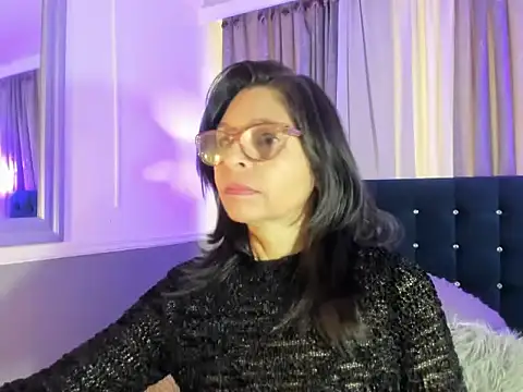 Snapshot of lena_gray chatting on May 27, 1:19 pm lena gray online show from May 27, 1:19 pm