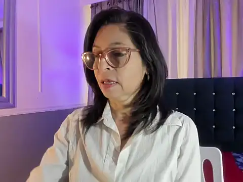 Snapshot of lena_gray chatting on May 28, 1:08 pm lena gray online show from May 28, 1:08 pm