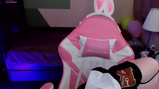FoxxyyPolly online show from June 7, 5:33 am
