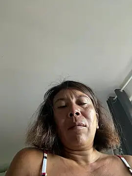 Snapshot of CamGirlToes chatting on July 7, 8:40 am CamGirlToes online show from July 7, 8:40 am