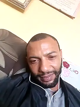 Snapshot of Camodick chatting on February 3, 5:18 am Camodick online show from February 3, 5:18 am