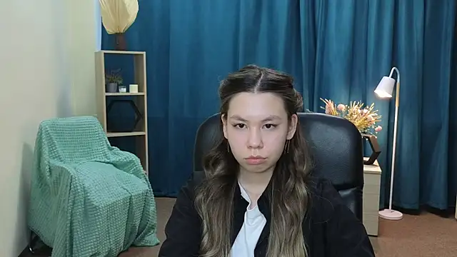 Snapshot of RoxanneCrandal chatting on May 10, 10:09 am RoxanneCrandal online show from May 10, 10:09 am