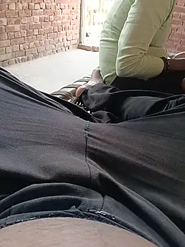 Snapshot of genny-girls chatting on June 26, 7:02 am genny-girls online show from June 26, 7:02 am
