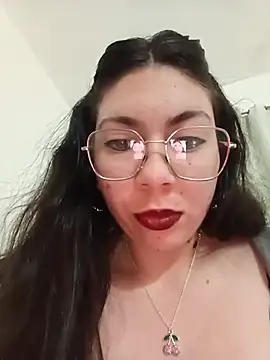 Snapshot of Mia_essence chatting on July 28, 11:39 am Mia essence online show from July 28, 11:39 am