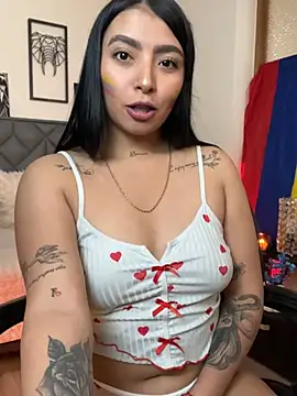 Snapshot of Nina_vell chatting on June 23, 1:31 pm Nina vell online show from June 23, 1:31 pm