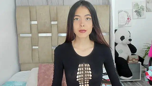 Snapshot of AnahiMiller2 chatting on May 15, 7:32 pm AnahiMiller2 online show from May 15, 7:32 pm