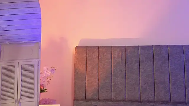 Snapshot of Antonella_1998 chatting on June 30, 1:01 pm Antonella 1998 online show from June 30, 1:01 pm