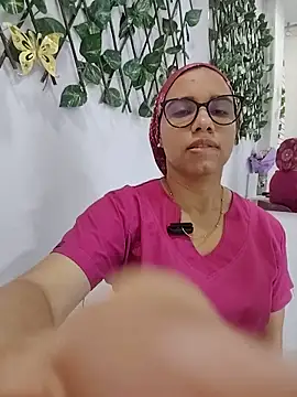 Snapshot of alanahot94 chatting on June 17, 4:52 pm alanahot94 online show from June 17, 4:52 pm