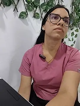 Snapshot of alanahot94 chatting on June 20, 6:44 pm alanahot94 online show from June 20, 6:44 pm