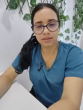 alanahot94 online show from July 8, 3:49 pm
