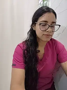 alanahot94 online show from August 1, 10:52 pm