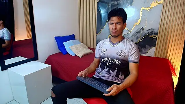 JacobWolf   online show from May 31, 7:37 pm