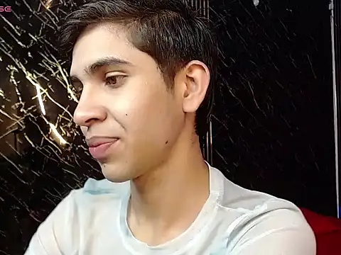 Snapshot of joshua_saenz_ chatting on June 1, 11:06 pm joshua saenz online show from June 1, 11:06 pm