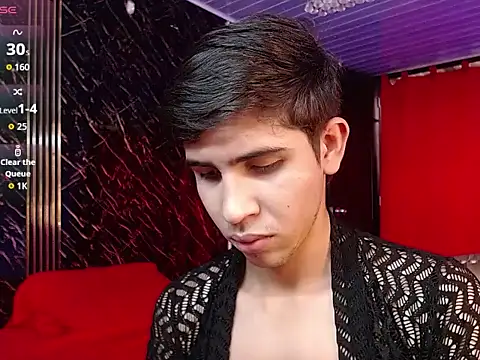 Snapshot of joshua_saenz_ chatting on June 5, 9:53 pm joshua saenz online show from June 5, 9:53 pm