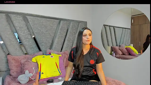 Snapshot of Tink_fox chatting on June 18, 2:12 am Tink fox online show from June 18, 2:12 am