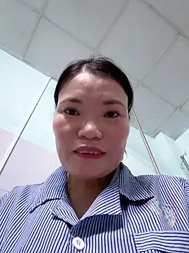 Snapshot of -Trici- chatting on June 1, 2:02 am -Trici- online show from June 1, 2:02 am