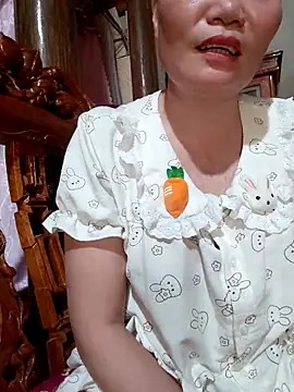 Snapshot of -Trici- chatting on June 17, 9:56 am -Trici- online show from June 17, 9:56 am